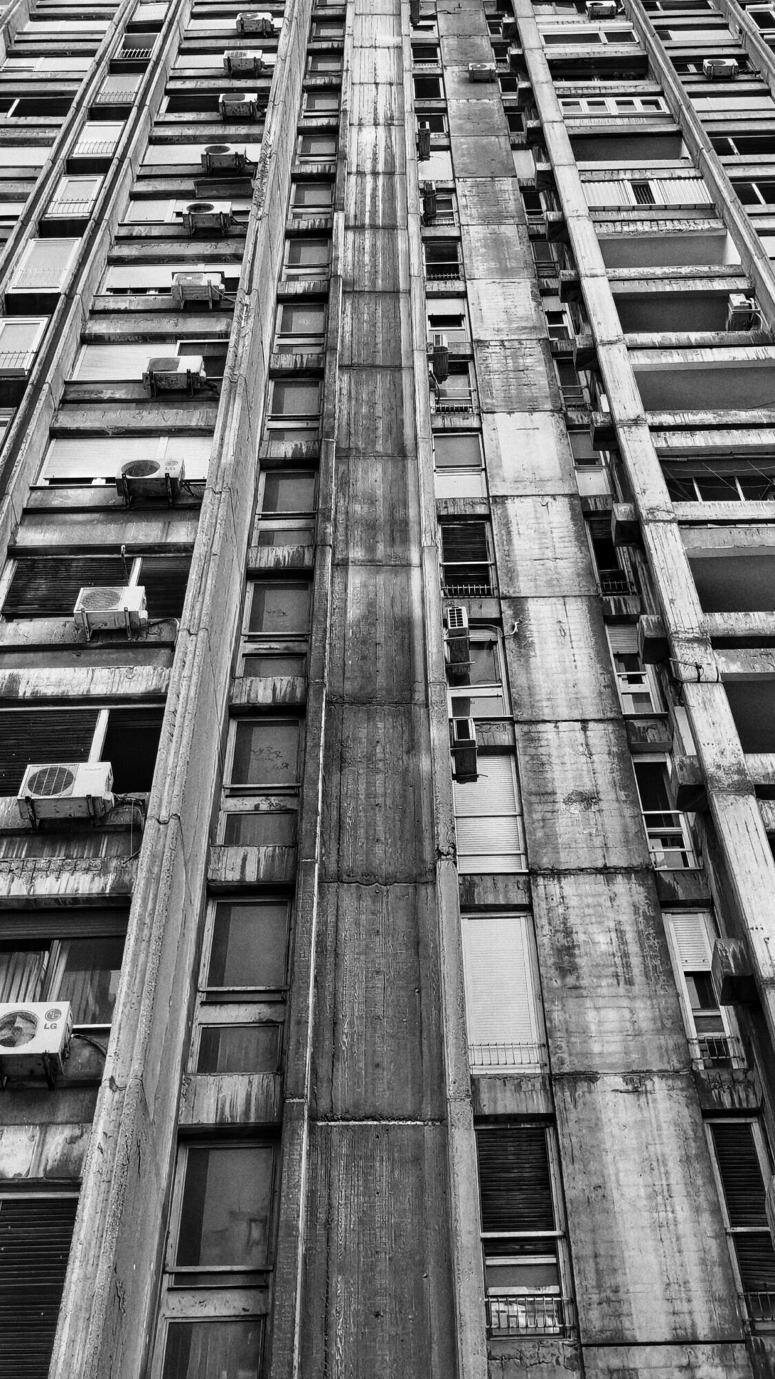 Genex Tower di Belgrado, Serbia - Foto di Sara Facchini - Freelance a Bologna sui settori cultura, architettura, simbolismo e arte