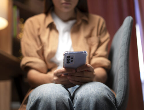 Social media e adolescenti guida normativa per genitori contro il cyberbullismo